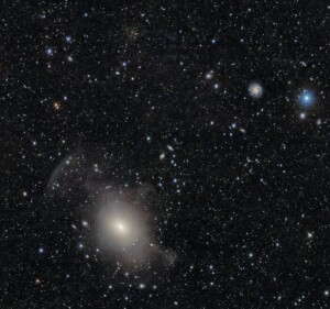 galassia NGC 3923