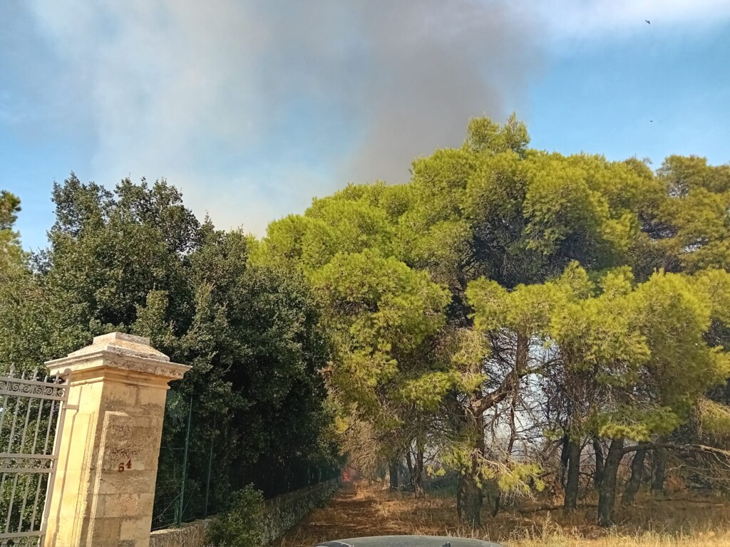 incendio lequile