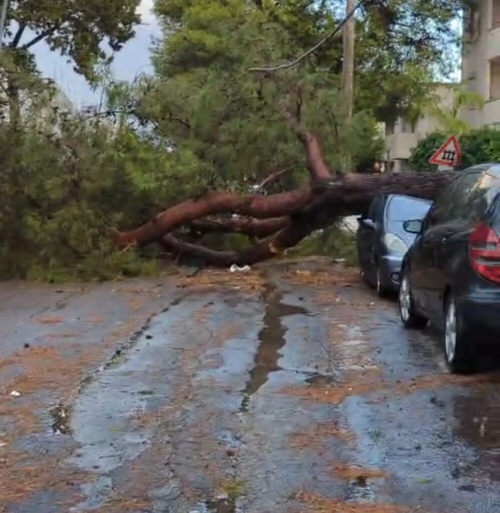 maltempo downburst lecce