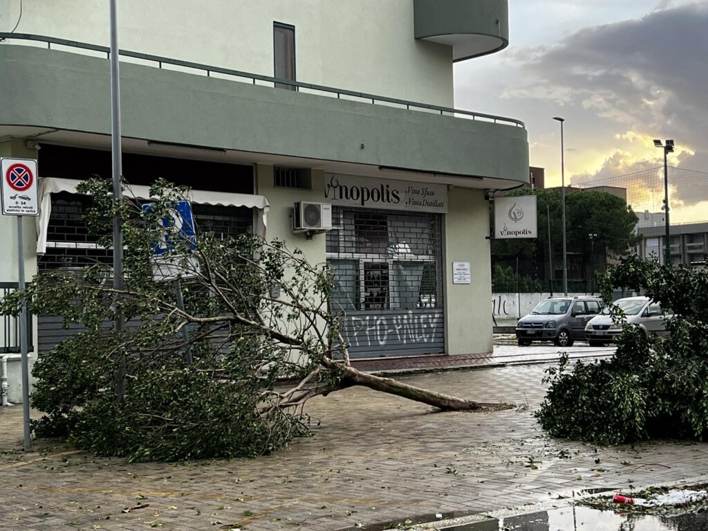maltempo downburst lecce