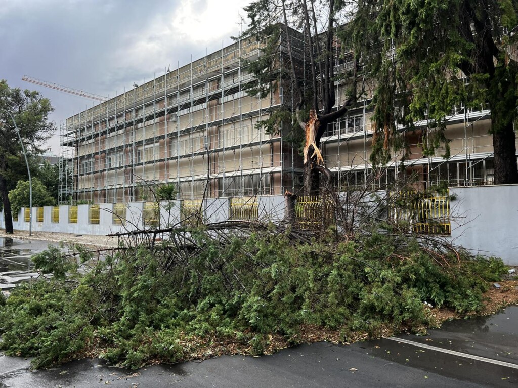 maltempo downburst lecce