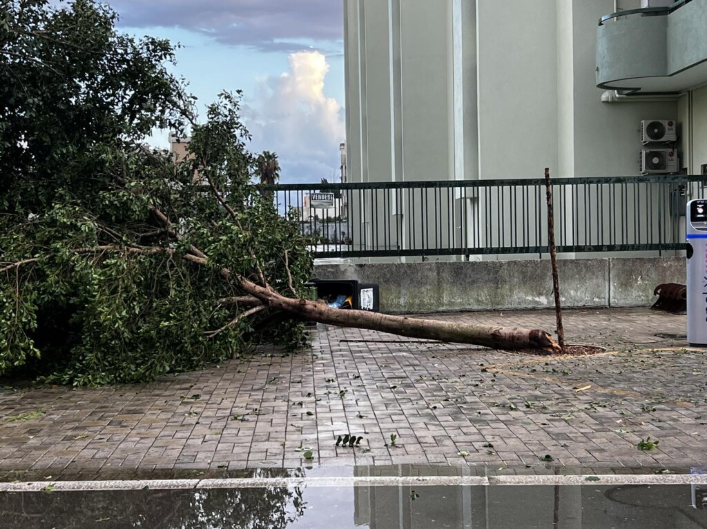 maltempo downburst lecce