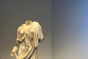 statua romana trovata a tusculum