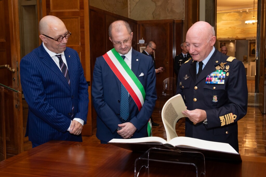 consegna Bibbia di Gutenberg aeronautica