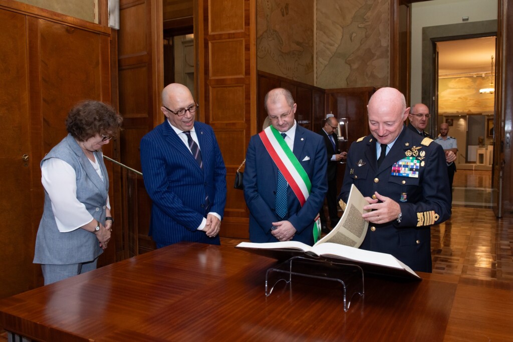 consegna Bibbia di Gutenberg aeronautica