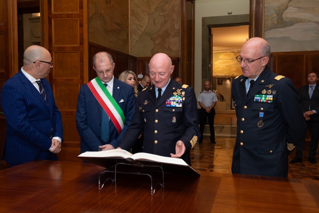 consegna Bibbia di Gutenberg aeronautica