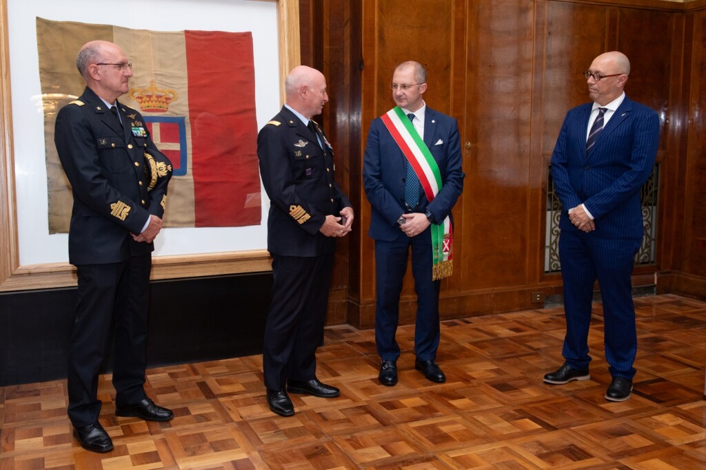 consegna Bibbia di Gutenberg aeronautica