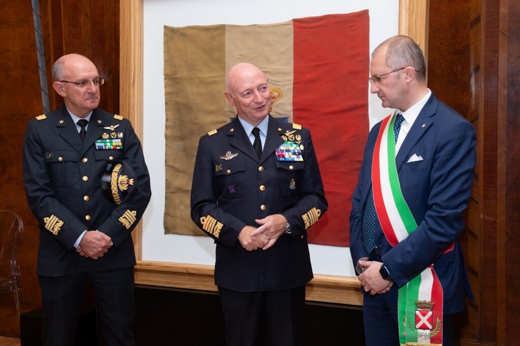 consegna Bibbia di Gutenberg aeronautica