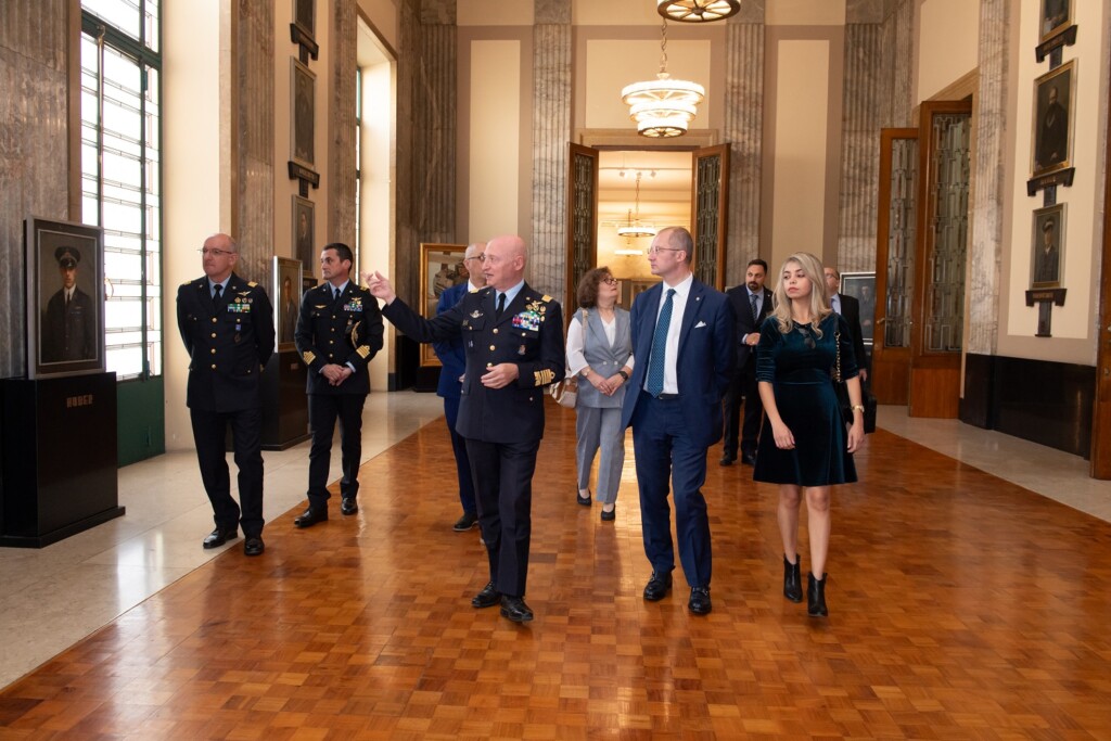 consegna Bibbia di Gutenberg aeronautica