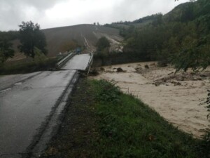 crollato ponte di Ozzanello torrente Sporzana