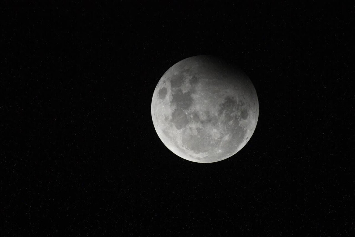 eclissi parziale di luna