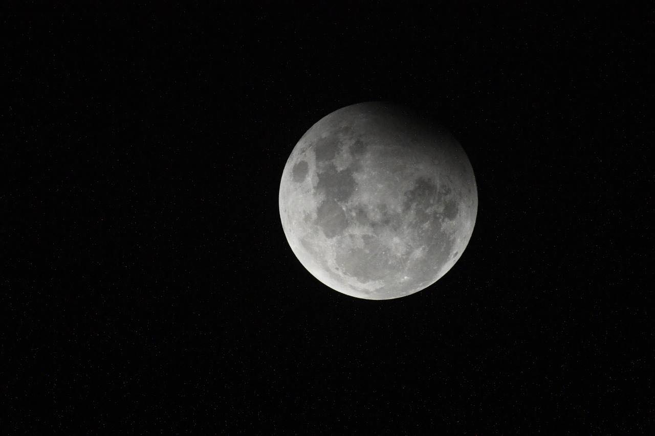 Arriva una notte magica, protagonista l’eclissi della Superluna del Raccolto