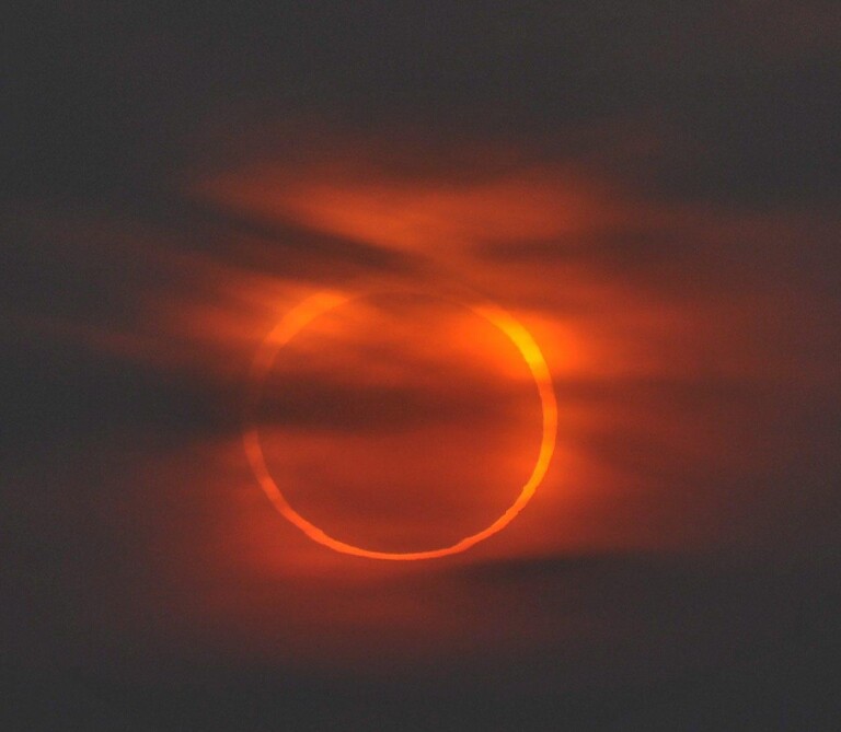eclissi solare anulare anello di fuoco