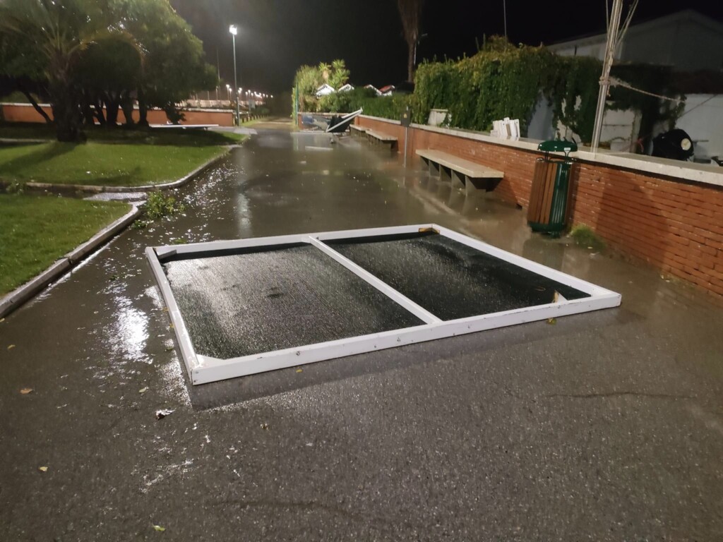 maltempo forte dei marmi toscana