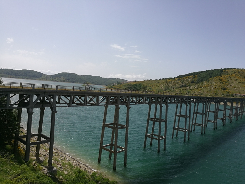 ponte lago campotosto