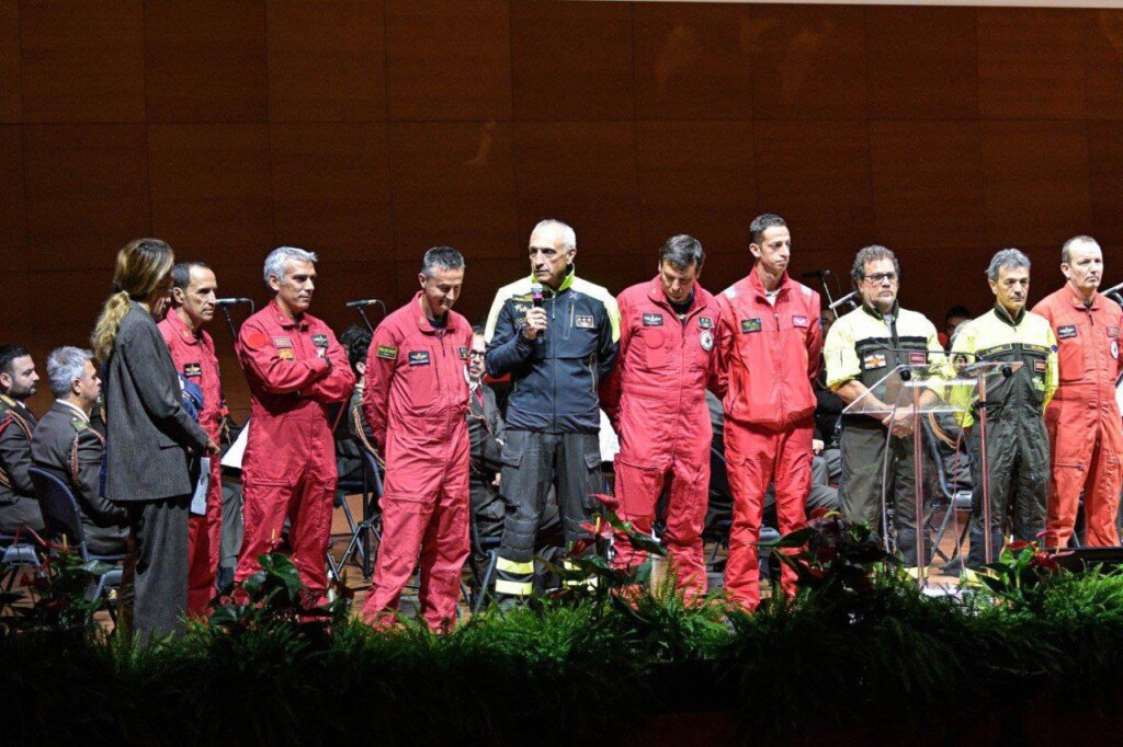 presentazione calendario 2024 vigili del fuoco