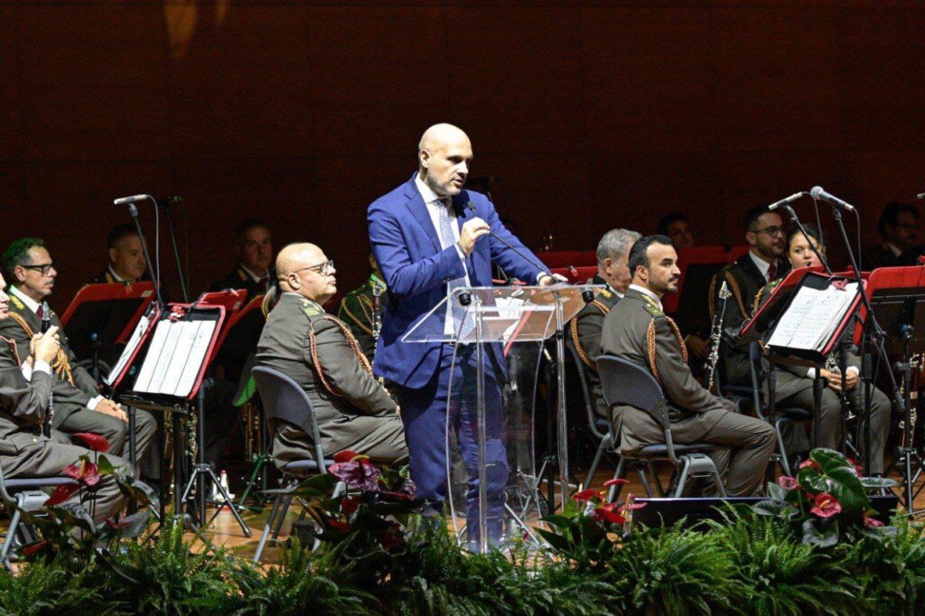 presentazione calendario 2024 vigili del fuoco