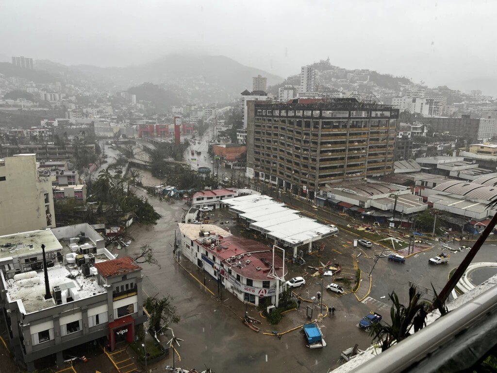 uragano otis messico acapulco