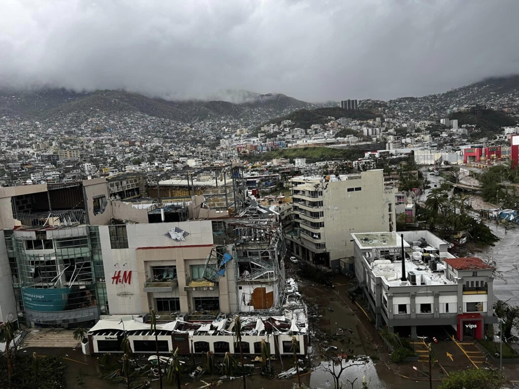 uragano otis messico acapulco