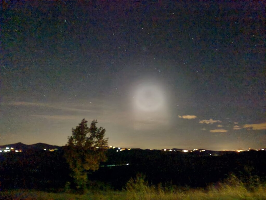 alone cielo nord italia 18 novembre 2023
