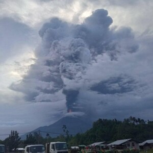 eruzione monte ulawun papua nuova guinea