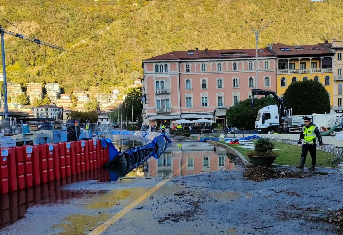 Maltempo cresce ancora il livello del lago di Como
