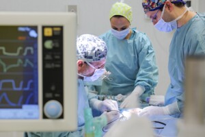 colesteatoma gigante intervento gemelline