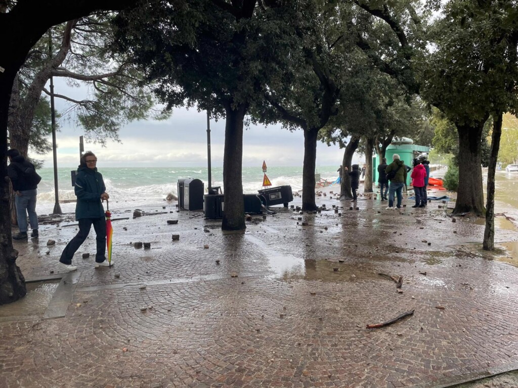 mareggiata barcola trieste