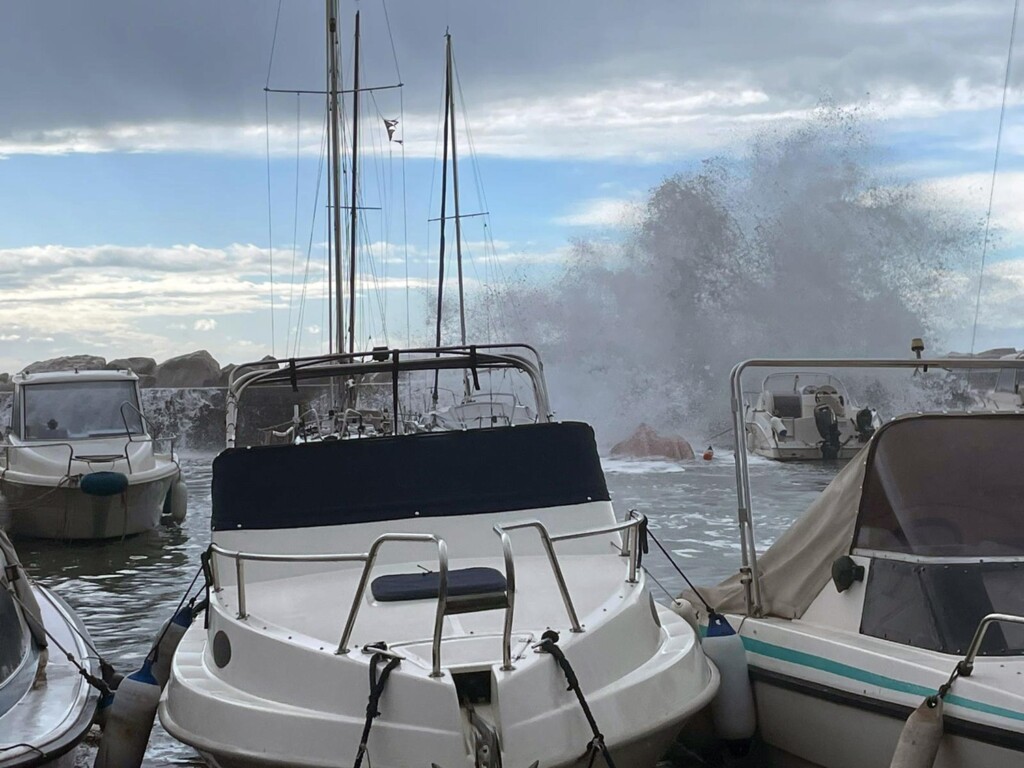 mareggiata barcola trieste