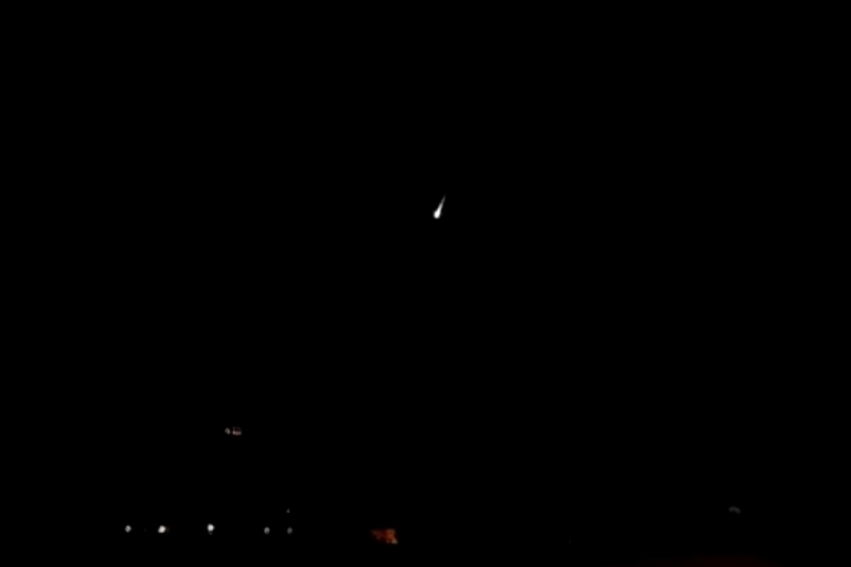 Un frame del video ripreso da Felino (PR) relativo al bolide IT20231126T200809 e pubblicato dalla Gazzetta di Parma.