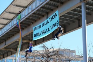 protesta Extinction Rebellion aerospace meeting