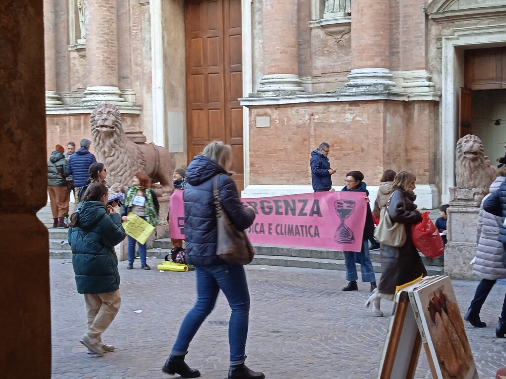 protesta extinction rebellion reggio emilia