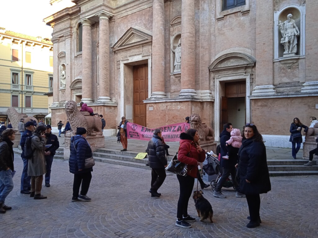 protesta extinction rebellion reggio emilia