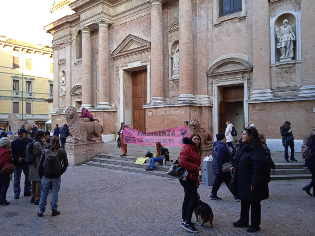 protesta extinction rebellion reggio emilia