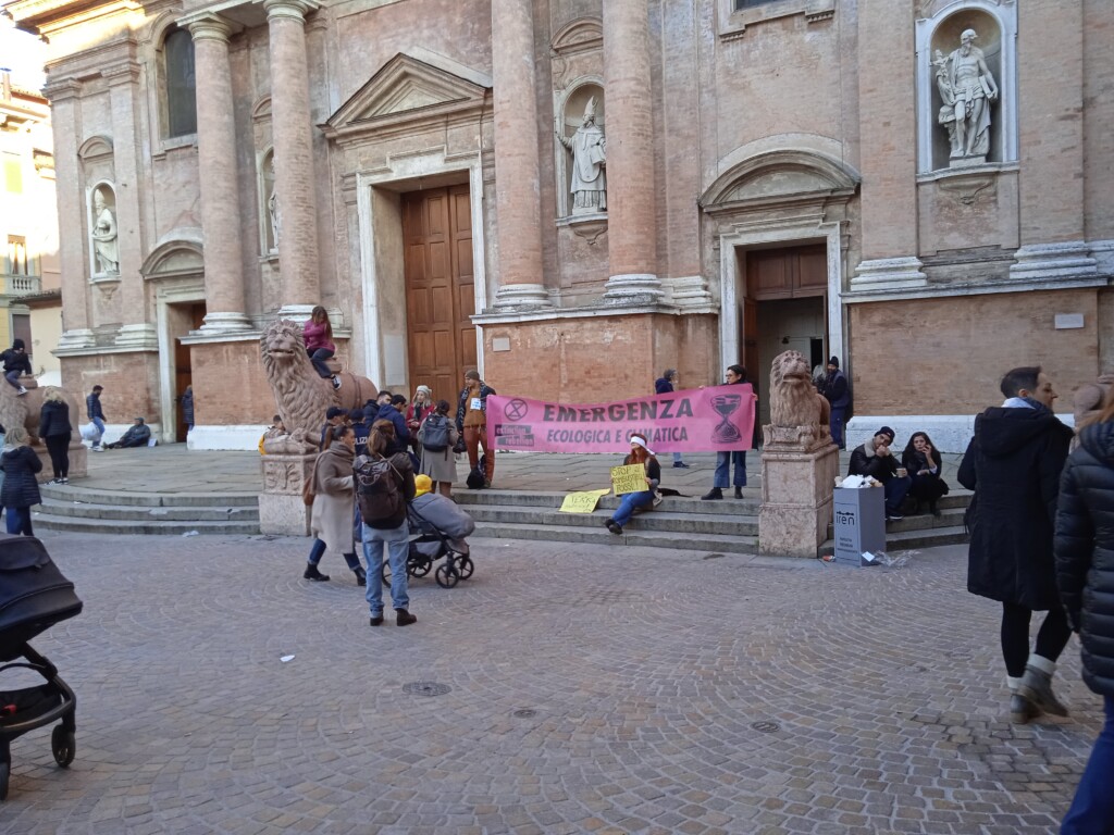 protesta extinction rebellion reggio emilia