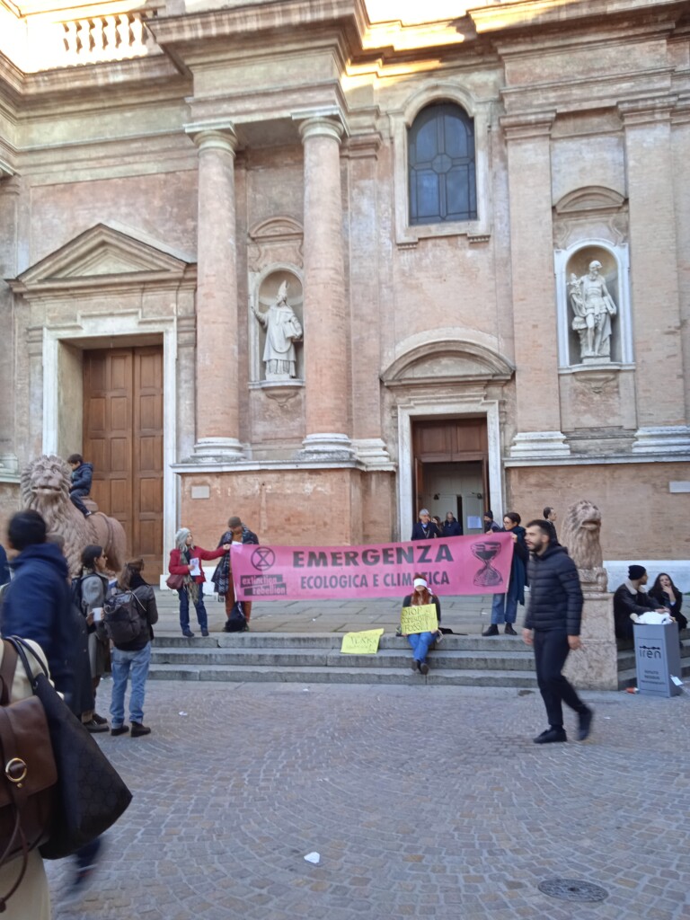 protesta extinction rebellion reggio emilia