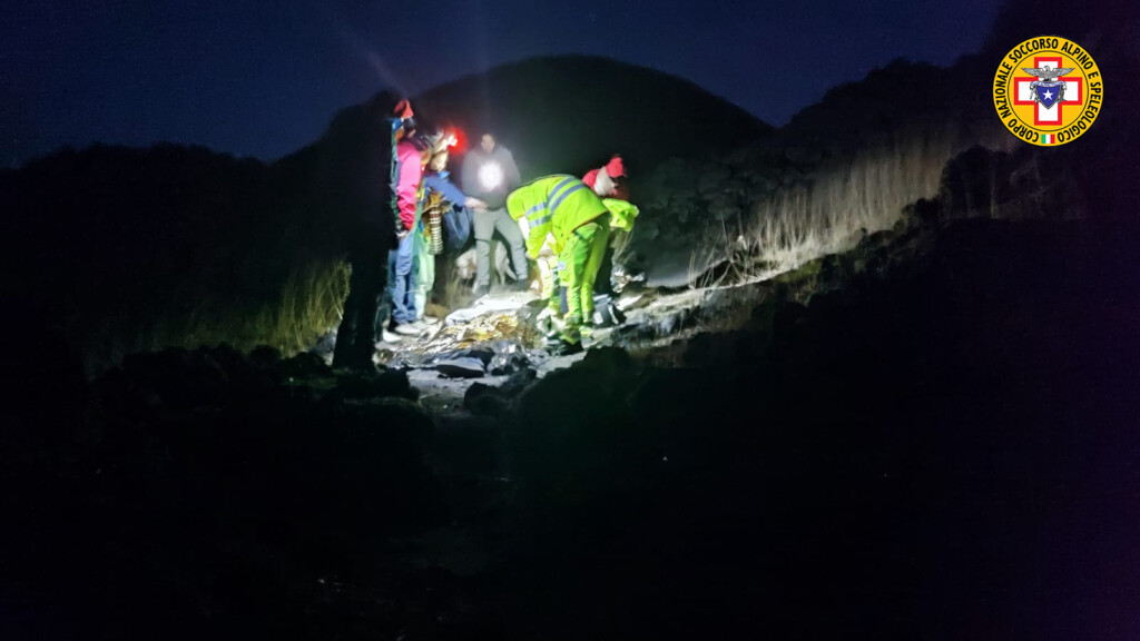 soccorso alpino notte etna