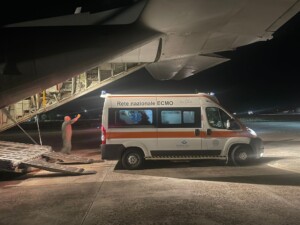 trasporto aeronautica lecce roma neonata