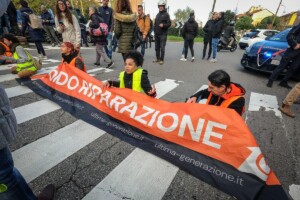 Ultima Generazione blocca il traffico a Milano