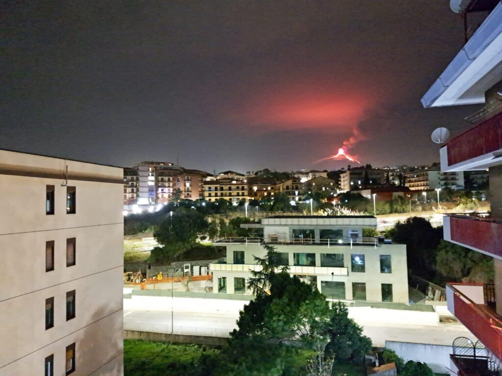 eruzione etna 1 dicembre 2023
