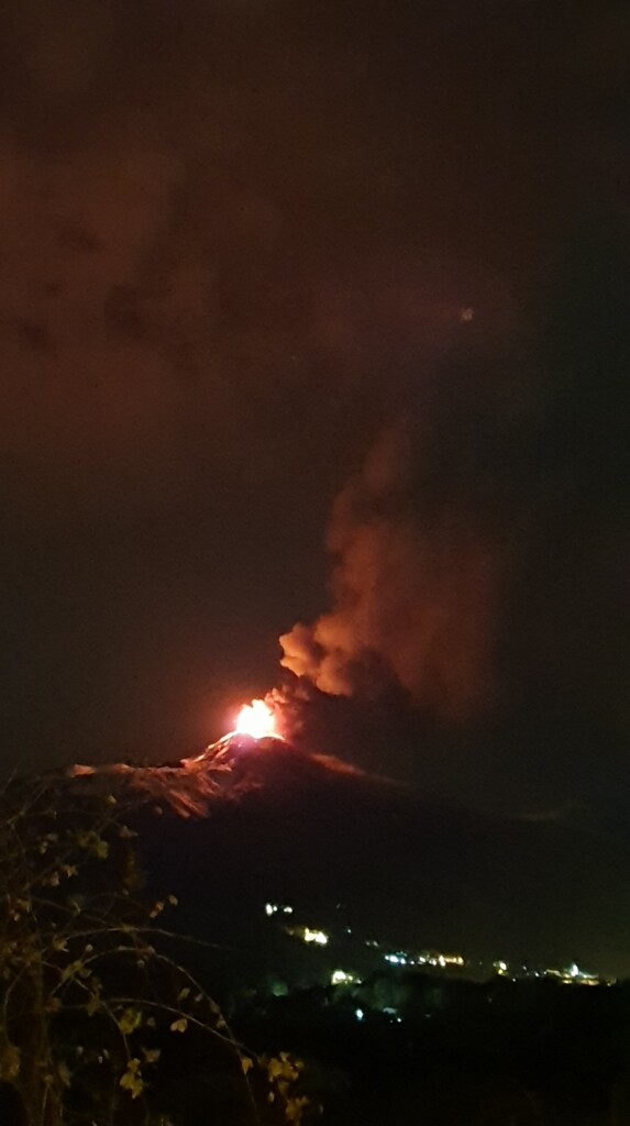 eruzione etna 1 dicembre 2023