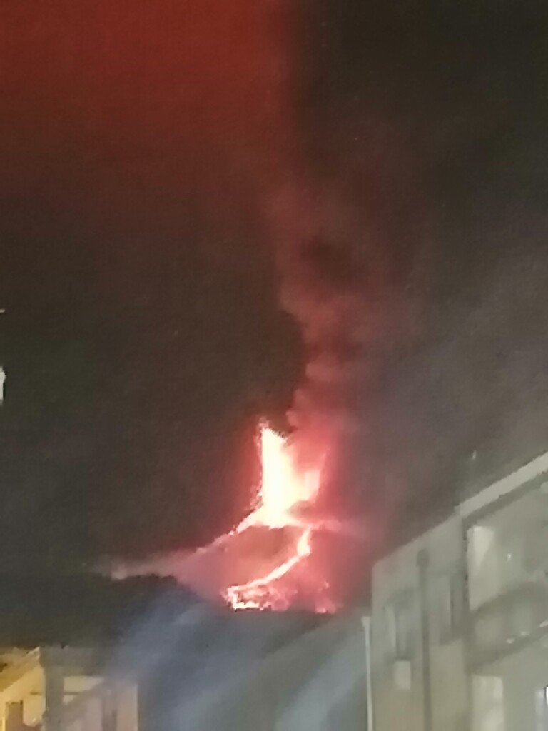 eruzione etna 1 dicembre 2023