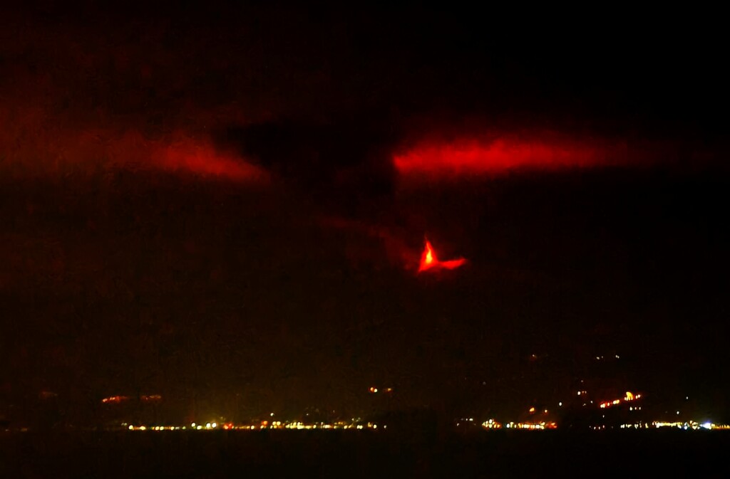 eruzione etna 1 dicembre 2023