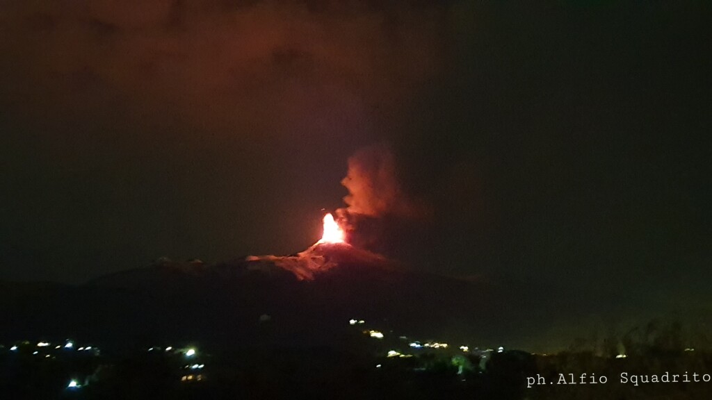 eruzione etna 1 dicembre 2023
