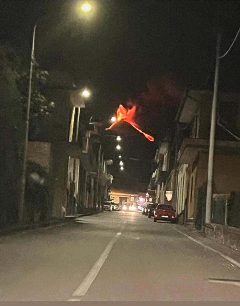 eruzione etna 1 dicembre 2023