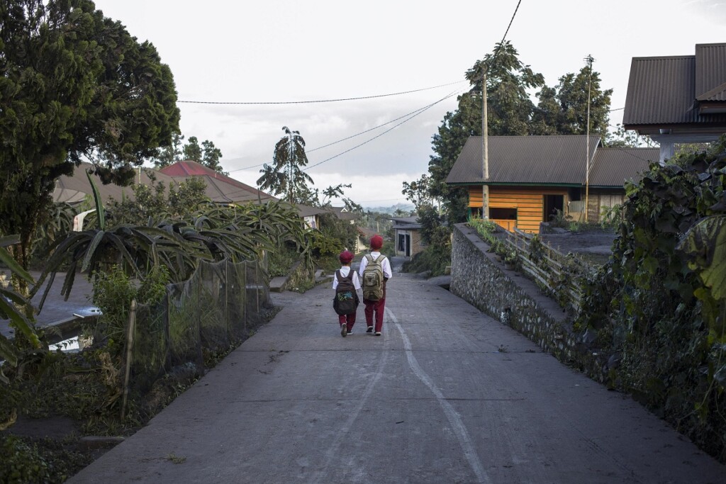 eruzione marapi vulcano indonesia