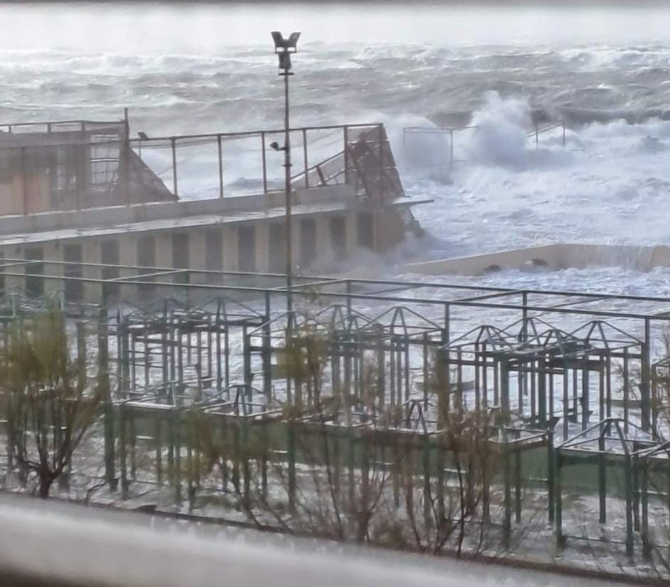 mareggiata livorno bagni pancaldi