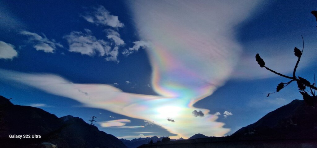 nubi lenticolari iridescenti piemonte oggi