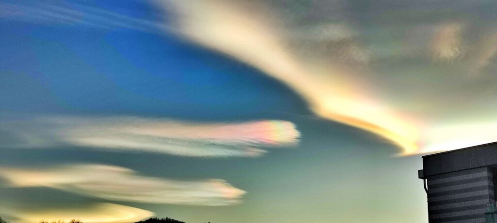 nubi lenticolari iridescenti piemonte oggi