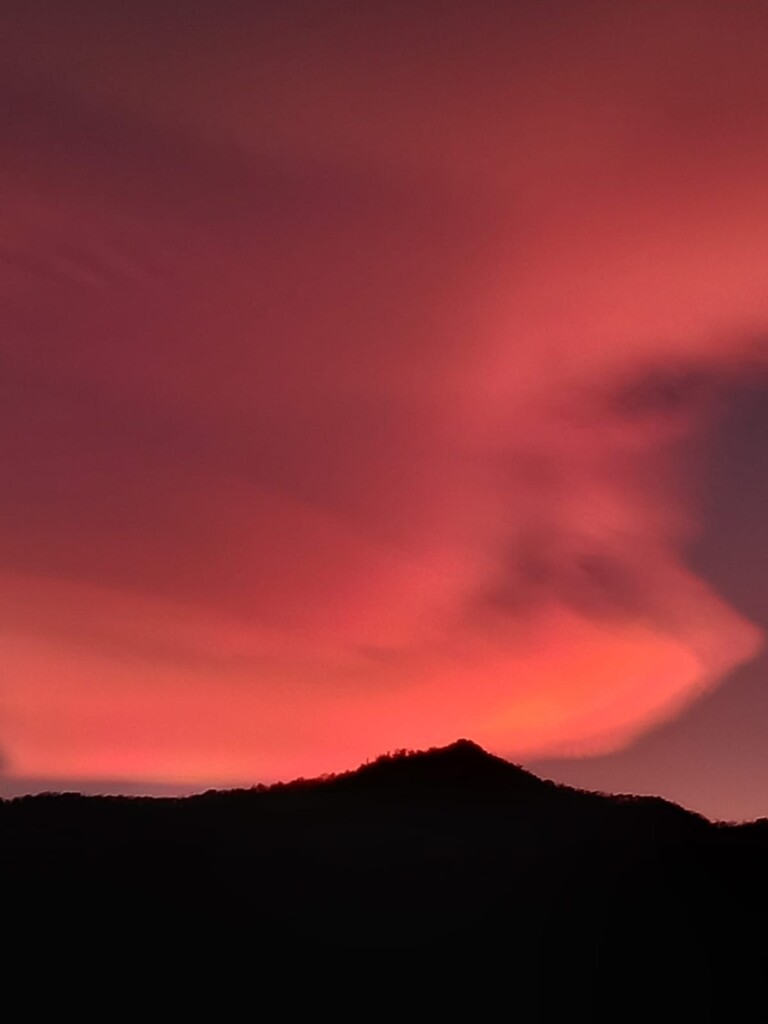 nubi lenticolari tramonto